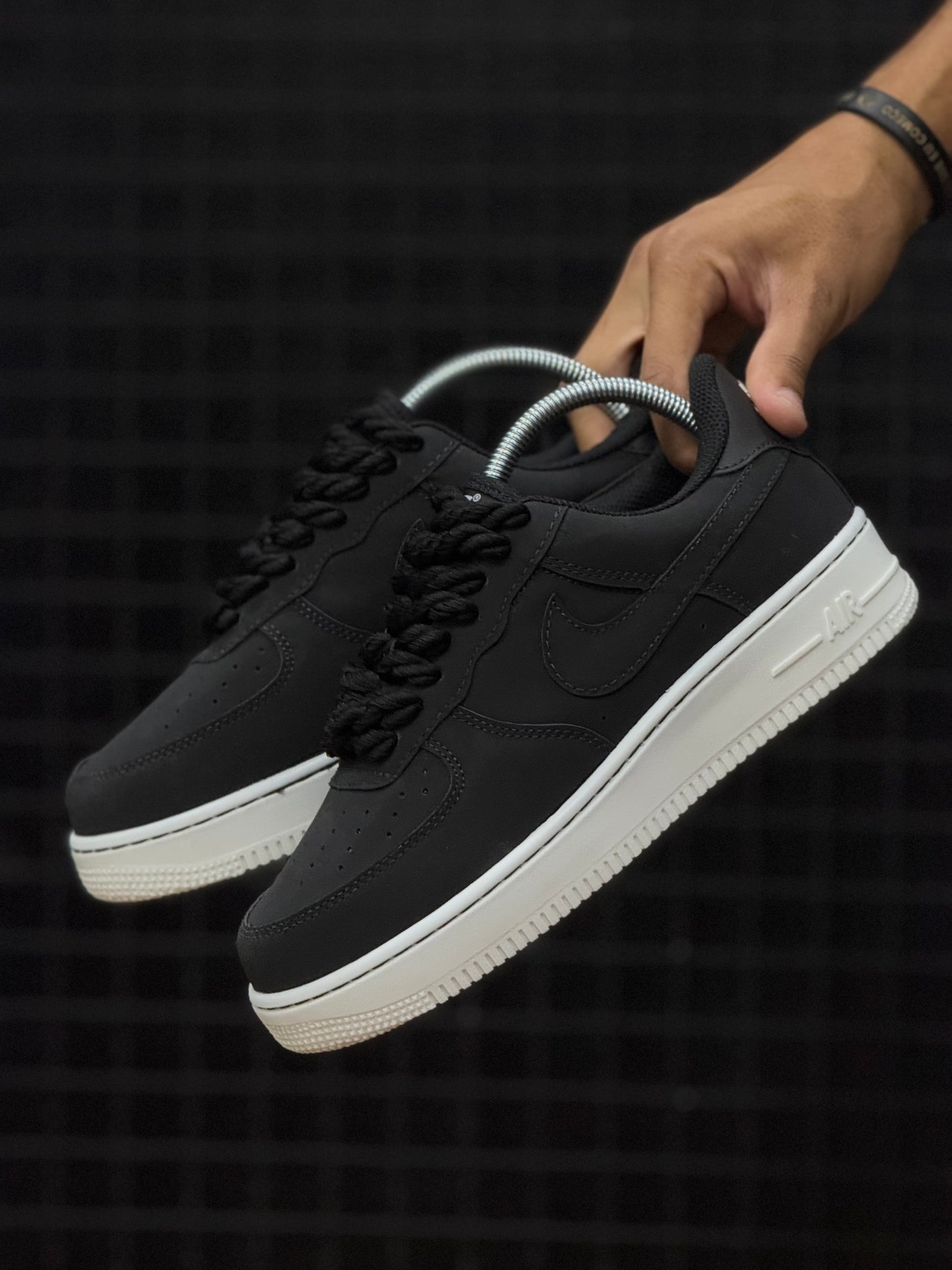 Farias - 'AF1 Preto Nobuck'